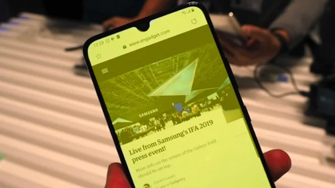 Màn hình Samsung bị đổi màu