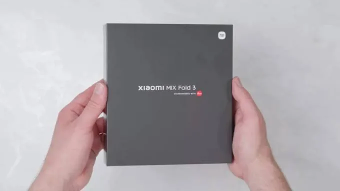 Trên tay hộp Xiaomi MIX Fold 3
