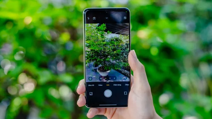 So sánh Motorola Edge 70 Fusion vs Redmi Note 15 Pro ở mảng này cho thấy Redmi mạnh về độ phân giải và chi tiết ảnh tĩnh