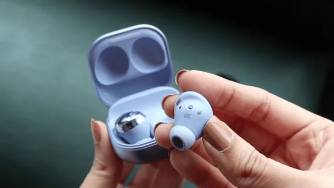 Thiết kế in-ear cho Galaxy Buds Pro khả năng cách âm lớn hơn