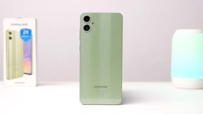 So sánh thiết kế Galaxy A06 và Galaxy A05