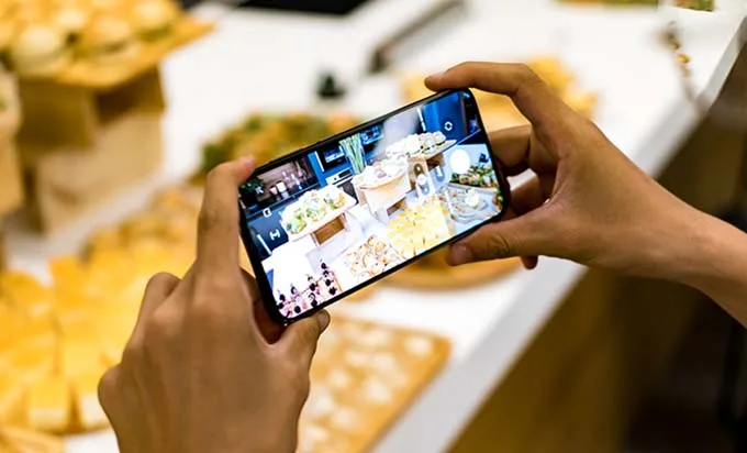 Đứng chụp với khoảng cách gần