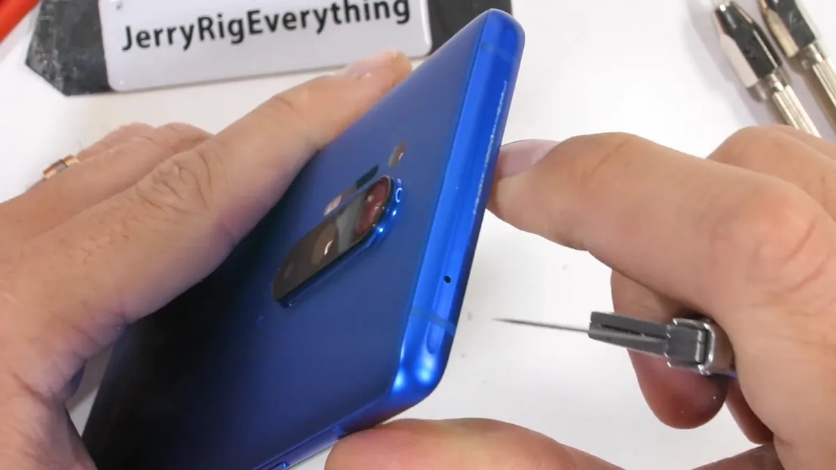 thử nghiệm khung viền trên OnePlus 8 Pro