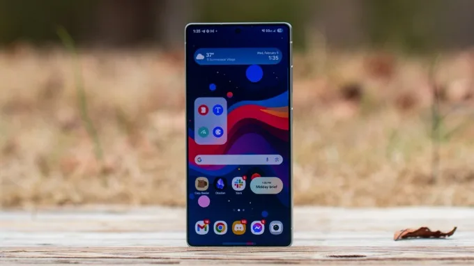 Màn hình Galaxy S25 Ultra so với HONOR Magic 8 Pro