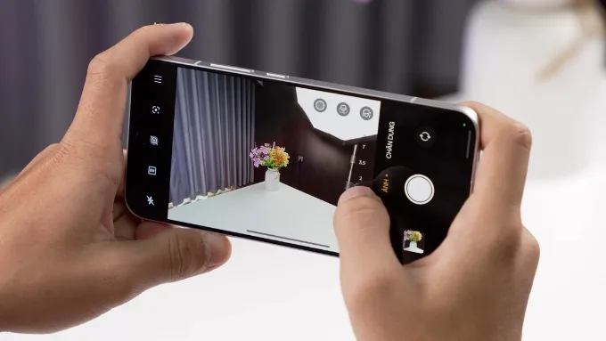 Oppo Reno 15 sở hữu camera chính 50MP, tele 50MP với zoom quang 3.5x