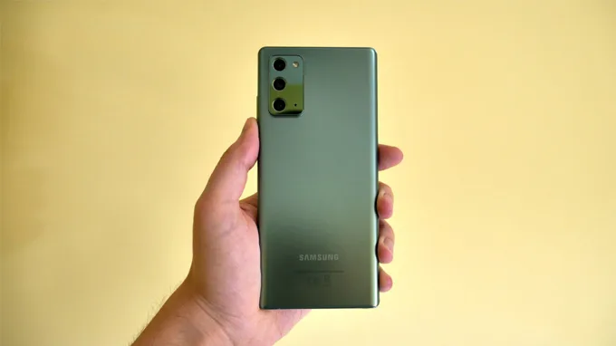 So sánh thiết kế Galaxy Note 20