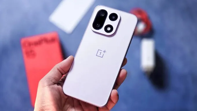 Thiết kế OnePlus 15