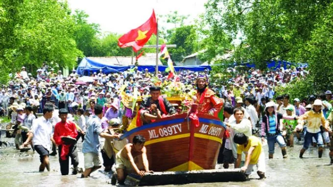 Lễ hội cúng biển Mỹ Long (10 - 12/05 âm lịch, nhằm 15 - 17/06 dương lịch)