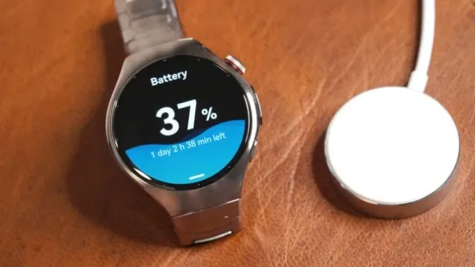 Pin là điểm nhấn khi so sánh Samsung Galaxy Watch 8 Classic vs Huawei Watch 5