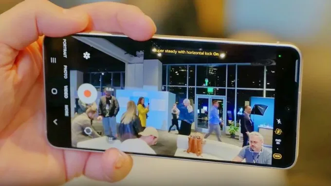 Điểm khác biệt chủ yếu nằm ở thuật toán và xử lý hình ảnh trên Galaxy S26