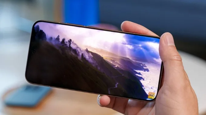 Xiaomi 15T Pro gây choáng ngợp với tấm nền AMOLED có tần số quét 144Hz