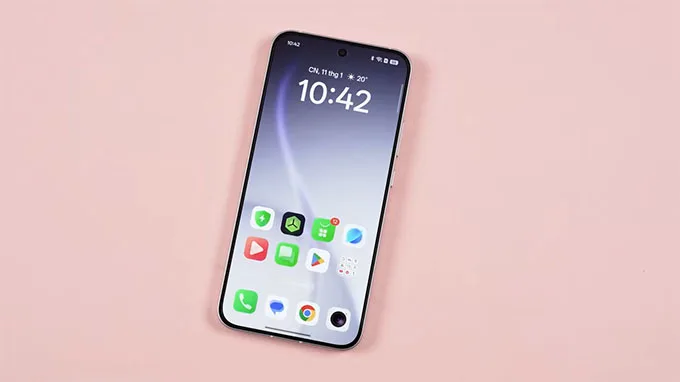 OPPO Reno 15 tuy có độ sáng khiêm tốn hơn ở mức 1200 nits