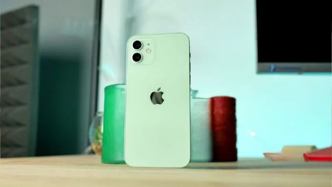 Dung lượng pin iPhone 12 là bao nhiêu mAh?