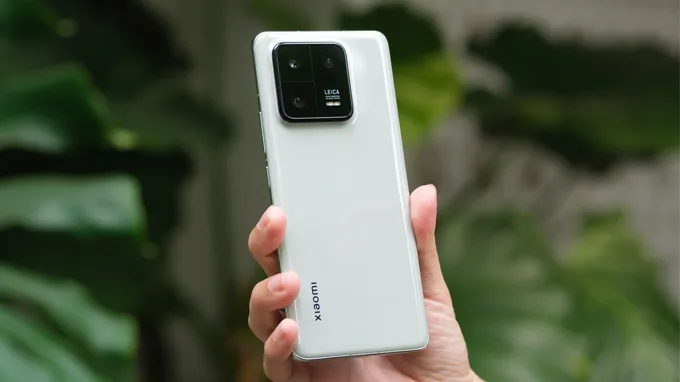 Xiaomi 13 Pro và Xiaomi 12 Pro khác nhau về thiết kế
