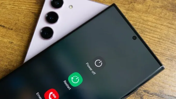 Nguyên nhân khiến điện thoại Samsung không tắt được nguồn