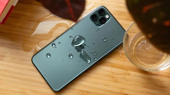 So sánh chi tiết Google Pixel 6 và iPhone 11 Pro Max màn hình cũ