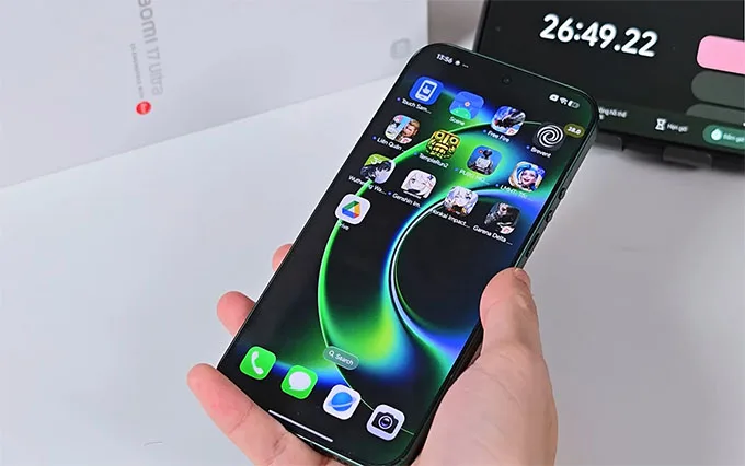 Màn hình AMOLED 6.9 inch với độ phân giải 2608×1200 Super Pixel của Xiaomi 17 Ultra