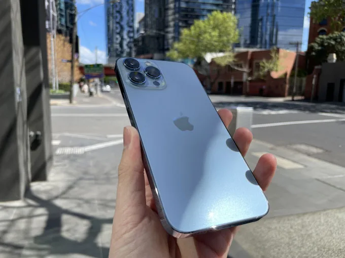 iPhone 13 Pro Max sở hữu ngoại hình sang trọng, đẳng cấp