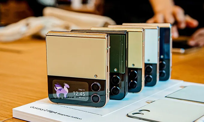 Galaxy Z Flip 4 có mức giá rẻ hơn nhiều so với iPhone 14 sắp ra mắt