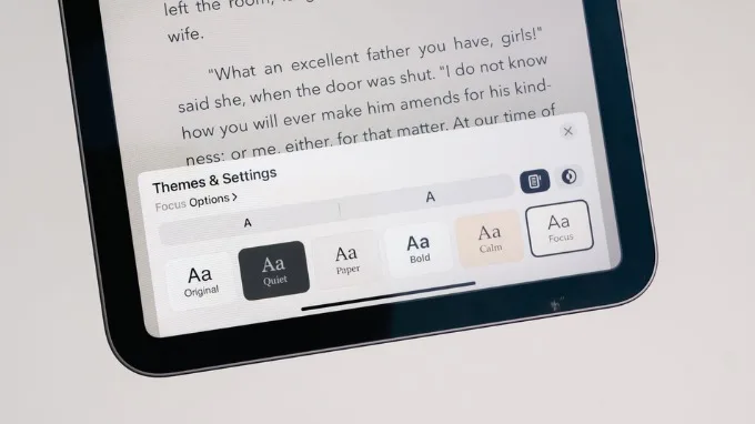 Ebook cho phép người dùng điều chỉnh cỡ chữ, kiểu chữ, độ sáng màn hình