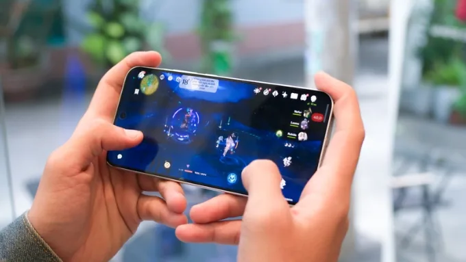 Oppo Reno 15 sử dụng Snapdragon 7 Gen 4, hỗ trợ tối đa 12GB RAM và bộ nhớ UFS 3.1