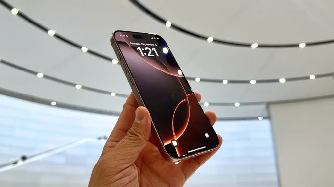 Nhược điểm của iPhone hàng trưng bày
