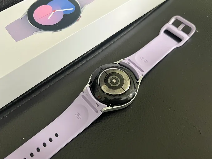Galaxy Watch 5 và Watch 5 Pro đều có khả năng chống bụi nước tốt