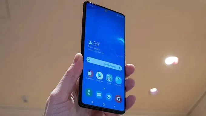 Galaxy S10 Lite mang cụm camera ở chính giữa