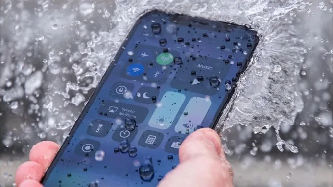 Những yếu tố ảnh hưởng khả năng chống nước trên iPhone 11