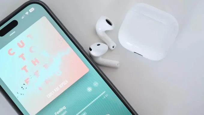 AirPods 4 ANC mang đến chất âm cân bằng với driver mới và amplifier công suất cao