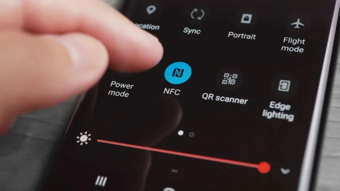 Cách thêm thẻ từ vào điện thoại Samsung