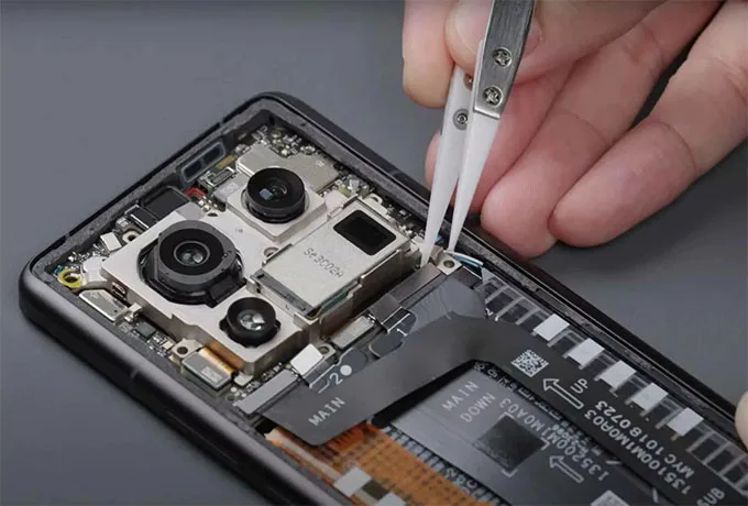 Mổ bụng Xiaomi 13 Ultra cho thấy cấu hình camera thật sự ấn tượng