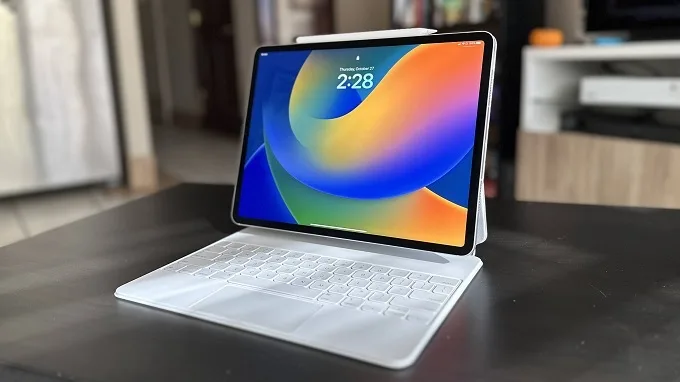 iPad Pro M2 cũng sở hữu màn hình Liquid Retina XDR chất lượng như người tiền nhiệm