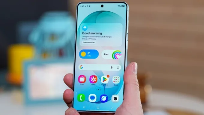 So sánh Samsung Galaxy S26 Plus và Xiaomi 17 Pro Max về màn hình cho thấy sự khác biệt rõ rệt về kích thước và công nghệ