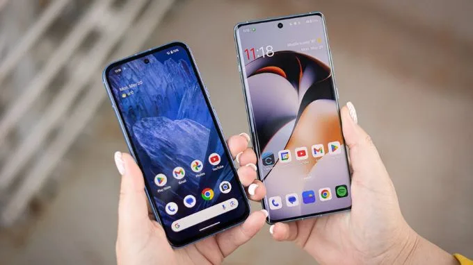 So sánh màn hình Google Pixel 8a và OnePlus 12R