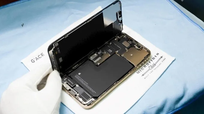 Giá thay màn hình iPhone 13 series chính hãng Apple hiện nay