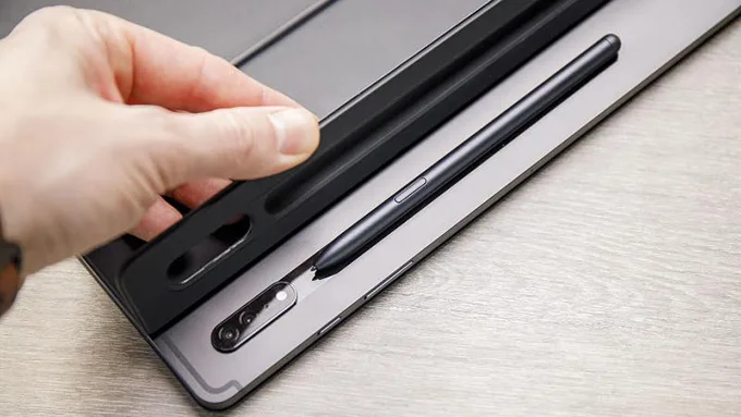 So sánh chi tiết Samsung Galaxy Z Fold 4 và Galaxy Tab S8 Ultra: camera