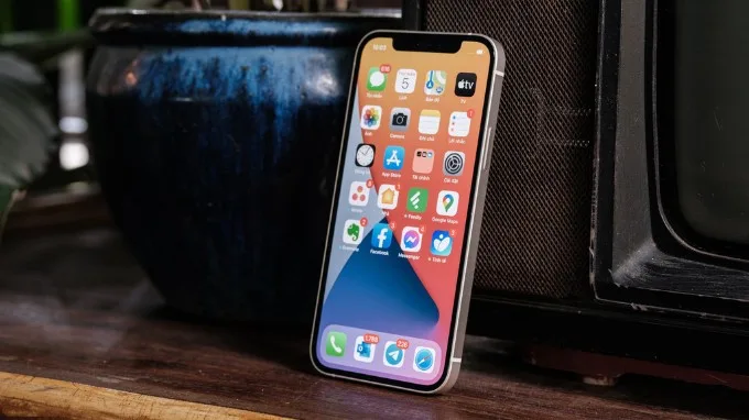 Có nên mua iPhone 12 báo camera lỗi không xác định hay không