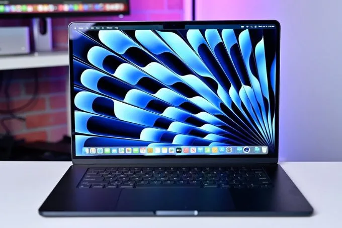 Apple MacBook Air 13 inch (M4, 2025)
