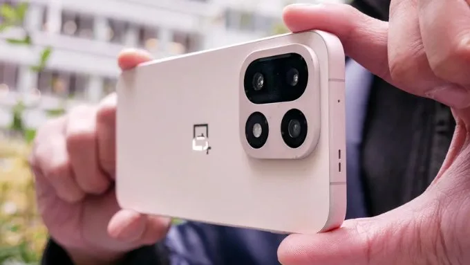 Camera OnePlus 15
