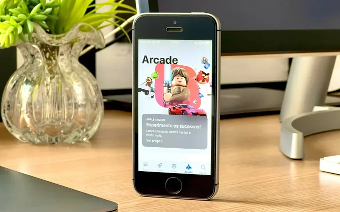 iPhone SE mà chỉ tập trung vào cách nó hoạt động trên hệ điều hành iOS 15