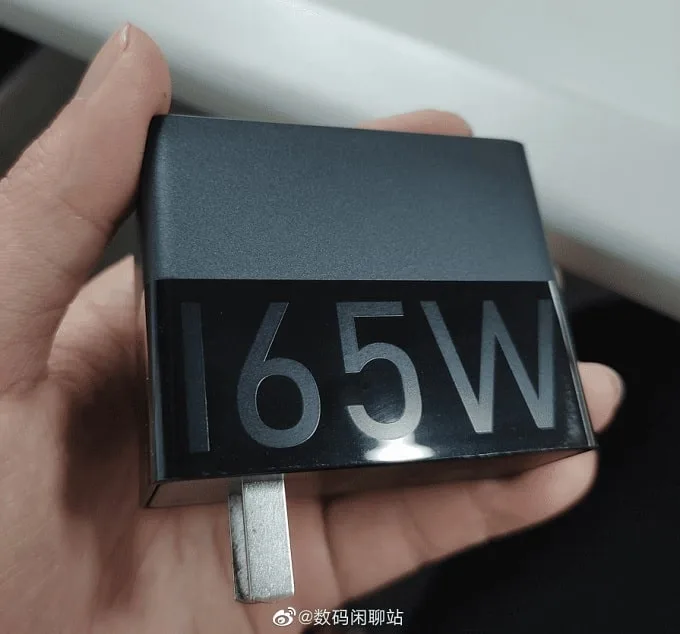 Nubia Red Magic 7 hỗ trợ sạc nhanh 165W