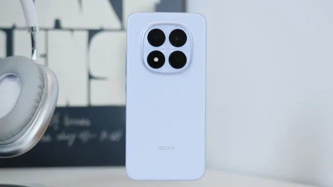 So sánh thiết kế Xiaomi Redmi 15 và Xiaomi Redmi Note 15 Pro