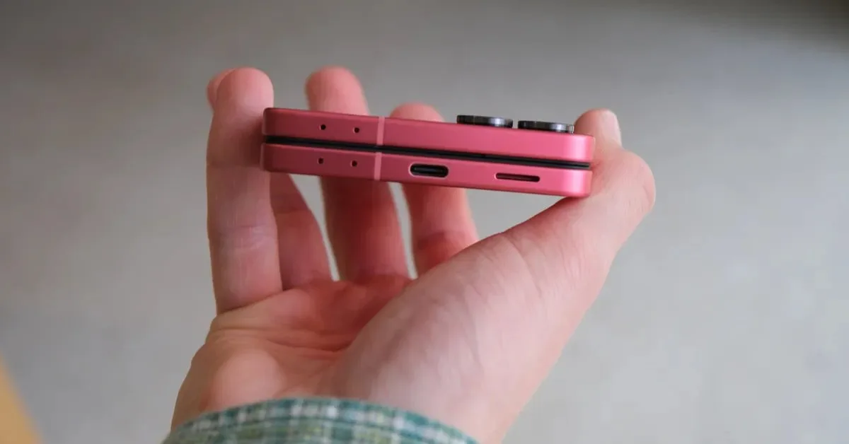 thiet-ke-galaxy-z-flip-7-2-xtmobile