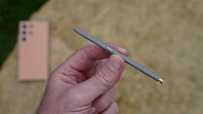 Bút S-Pen sẽ trở lại và lợi hại hơn trên Galaxy Z Fold 8