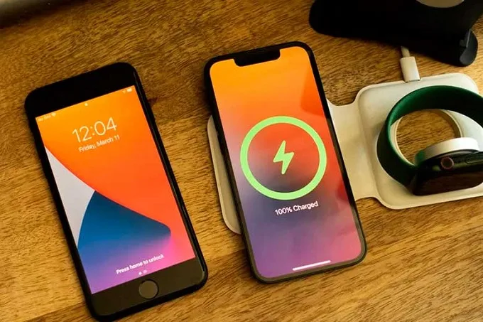 iPhone 13 mini đánh bại iPhone SE 2022 về thời lượng pin