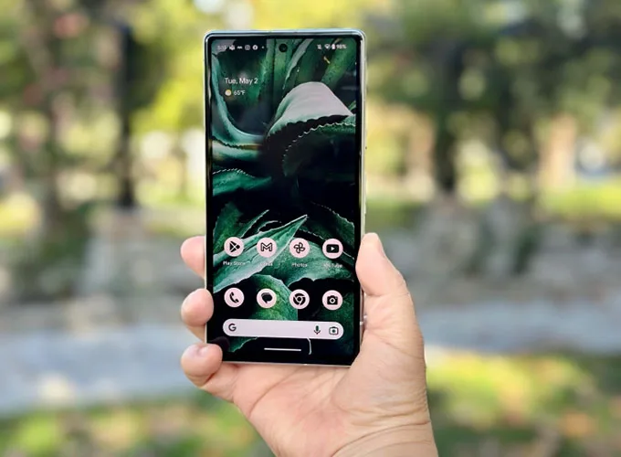 Google Pixel 7a có phần màn hình giống với model tiền nhiệm