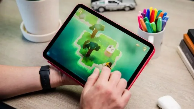 Dung lượng pin iPad Gen 10 bền bỉ cả ngày