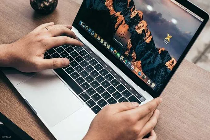 MacBook cũ kiểm tra cả phần mềm và phần cứng nữa