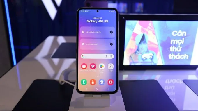 Galaxy A54 5G có khả năng hiển thị độ tương phản màu sắc tốt